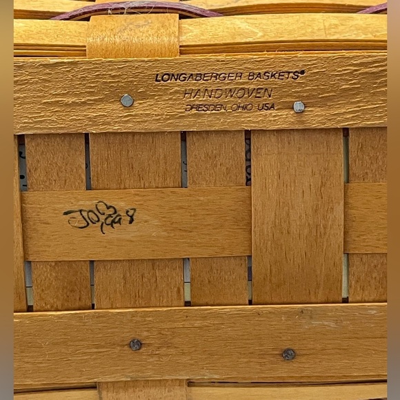 Longaberger 1998 Cherished Memories Sweetheart Basket  for display very clean - Picture 3 of 5